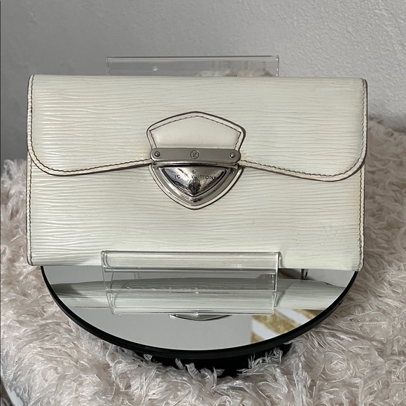 Louis Vuitton Epi Off White Long Wallet with Silver Accent - Picture 1 of 16